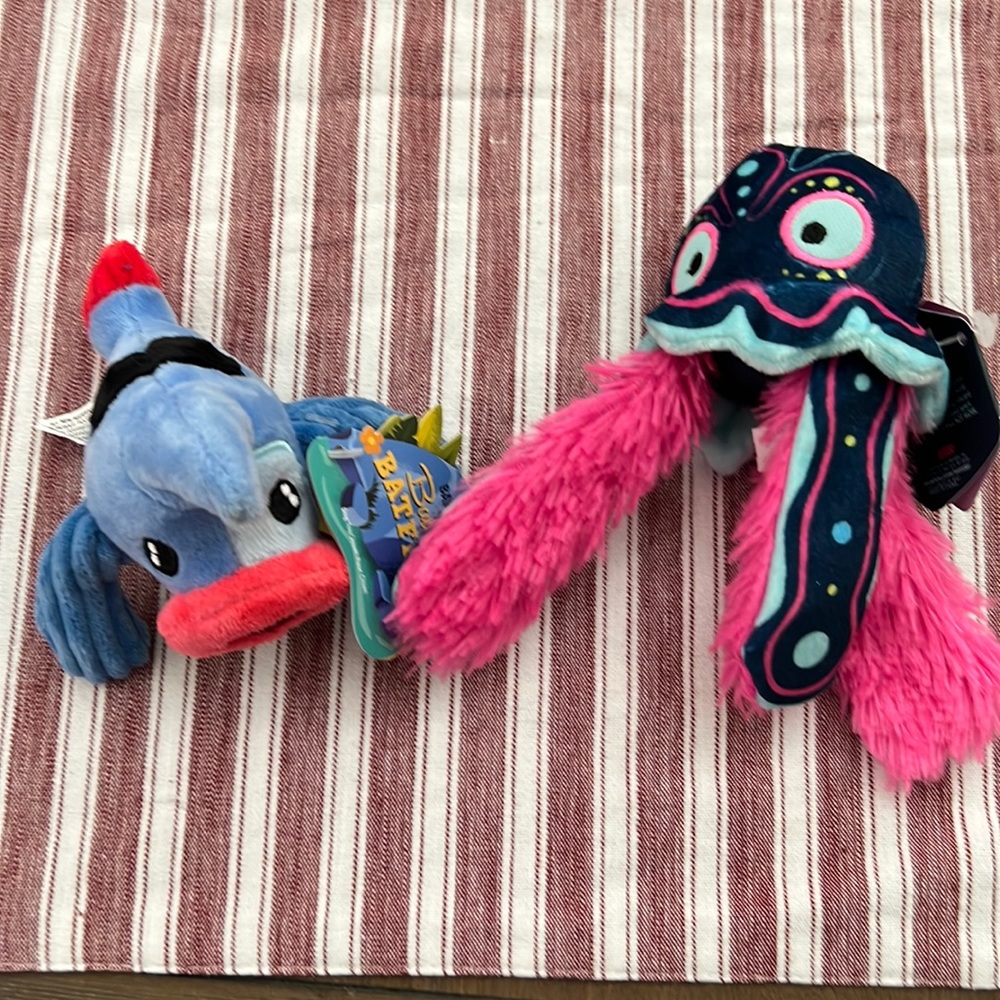 2 pack Bark Box toys.